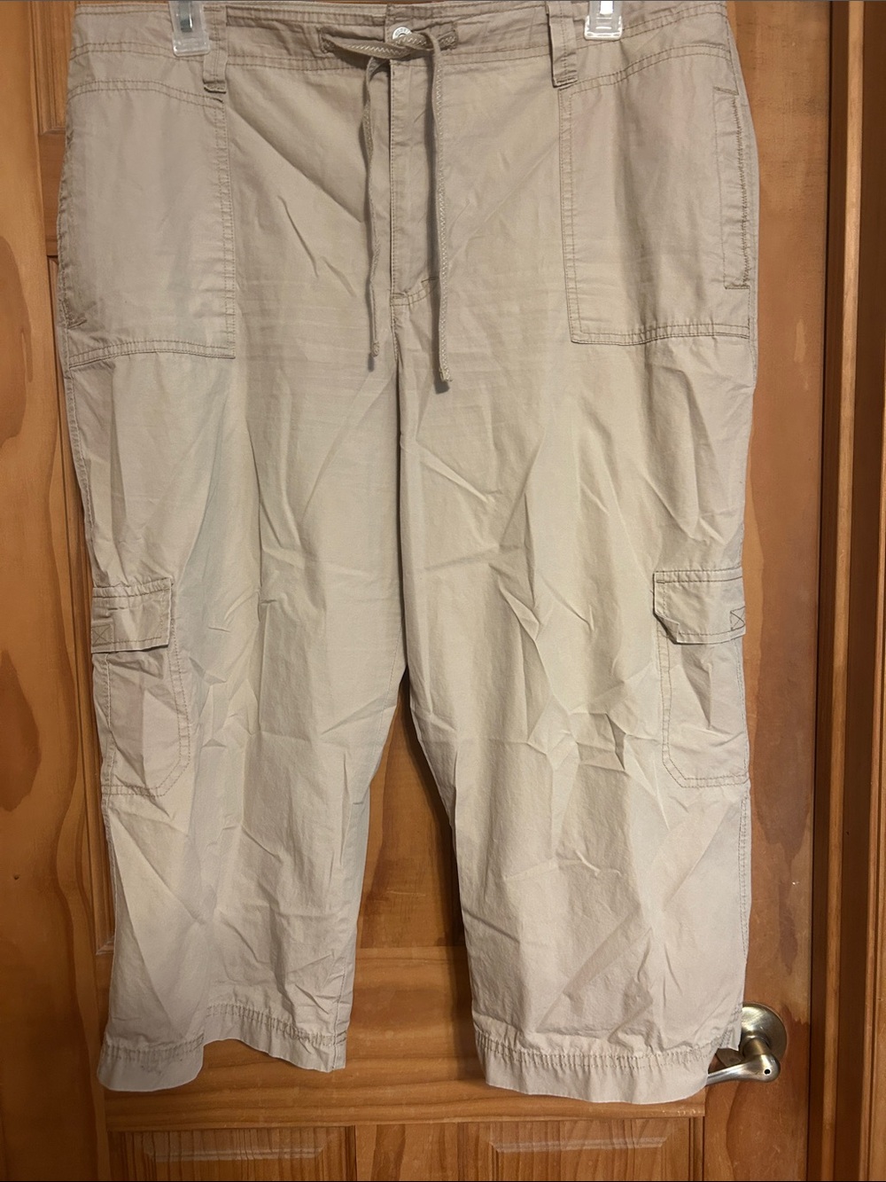 Women’s Gloria Vanderbilt Cargo Cotton Capris Tan Size 18 Like New